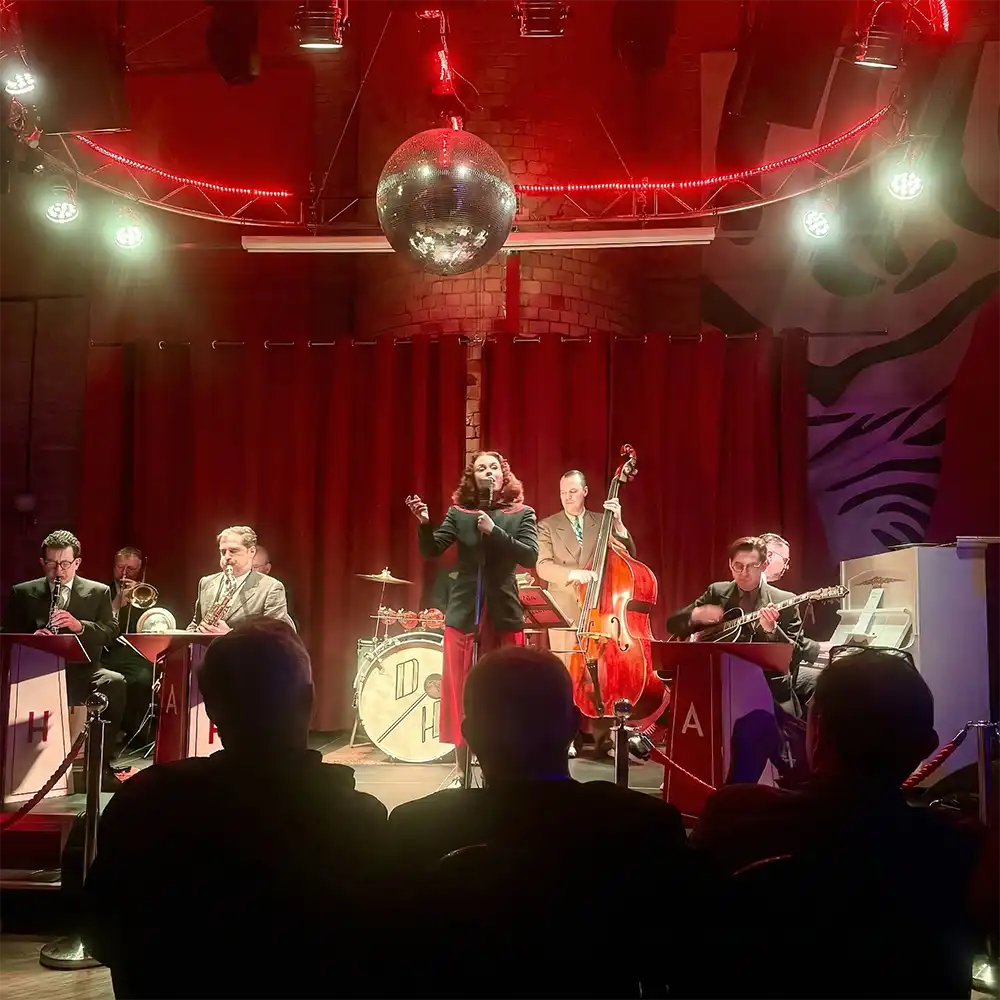 Gala Dinner Location Berlin - Live-Band Show & Entertainment im XELOR Kesselhaus Berlin